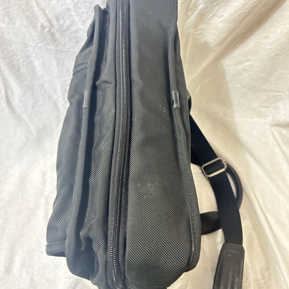 Tumi Black Men's Briefcase with Shoulder Strap - Picture 8 of 12
